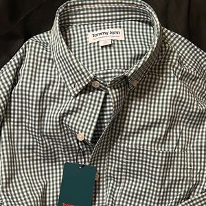 Tommy John Mens Medium Untuck Shirt